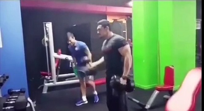 Travailler ses biceps à l'envers