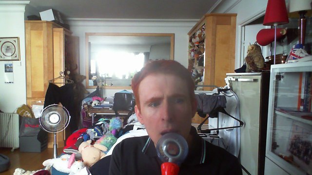 Wiwi égratigne entre les ifs de Bertrand Belin