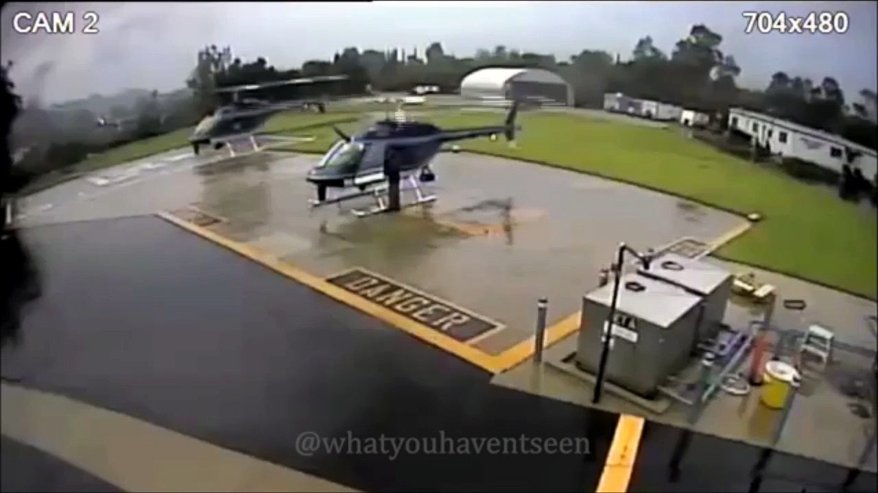 Ce pilote d'hélicoptère fait l'erreur de se poser trop près d'un autre hélicoptère