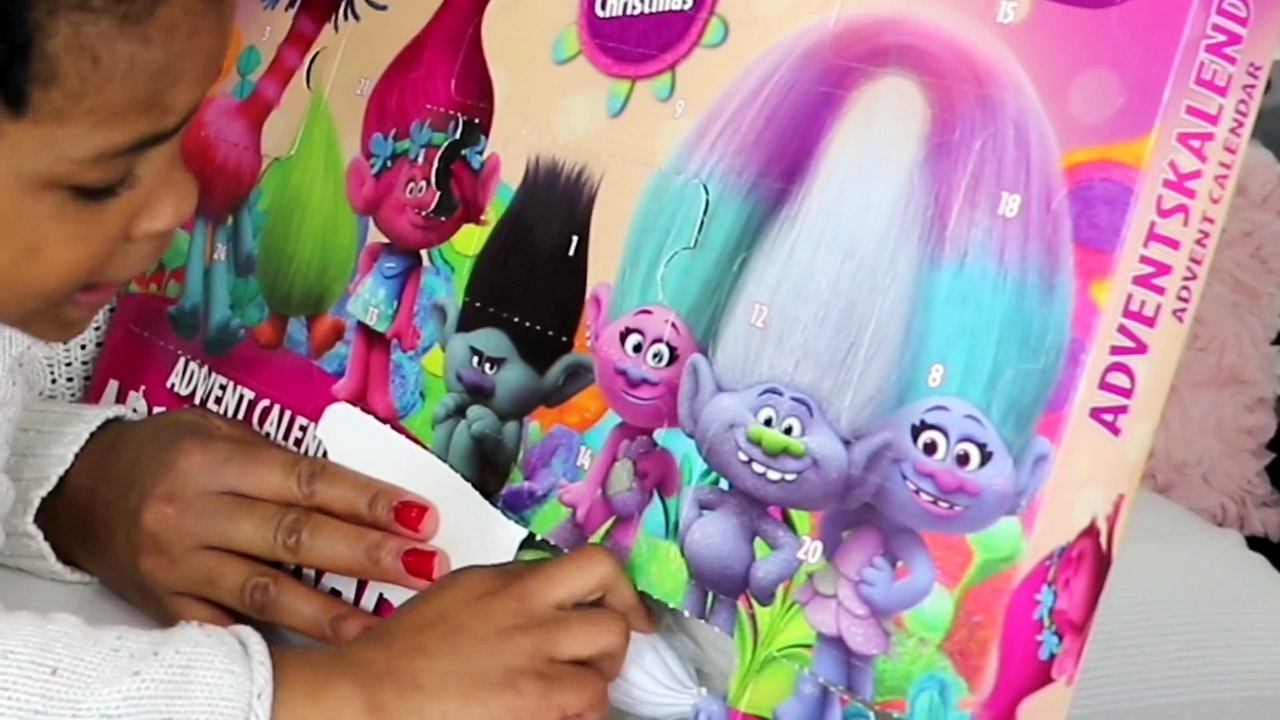LE CALENDRIER DE L'AVENT DES TROLLS 2016 (JOUETS) (2)