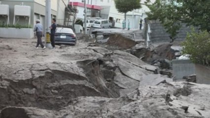 Al menos 9 muertos en un fuerte terremoto que colapsa el norte de Japón