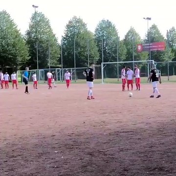 VÍDEO: Da Alemanha chega um dos livres directos mais incríveis que você já viu