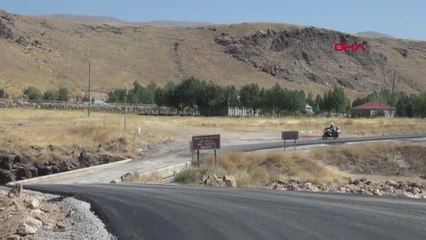 Van Tarihi Köprüye Dökülen Asfalt Söküldü