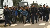 شاهد: الشرطة الفرنسية تخلي ثالث مخيم للمهاجرين منذ بداية السنة بشمال فرنسا