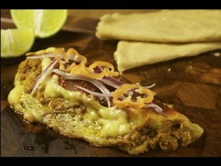 Costra de Queso con Cochinita Pibil