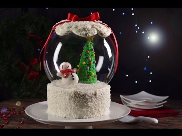 Adorable Pastel de Navidad con Coco en forma de Esfera de nieve