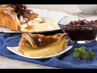 Queso Manchego Hojaldrado con Mermelada de Arándanos