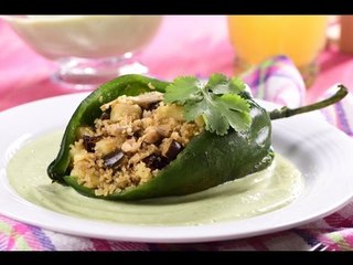 Chile Poblano Relleno de Quinoa | Chile Relleno Vegano