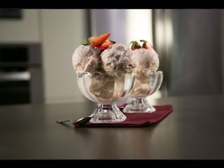 Fácil Helado Casero de Plátano y Fresa Suave de 5 ingredientes