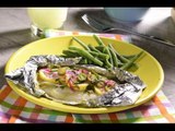 Filete de Pescado Empapelado Fácil con Ensalada de Ejotes y Salsa Verde Cruda