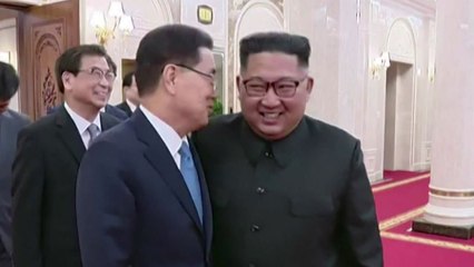 北 매체도 특사단 보도...문 대통령 친서 즉석에서 읽는 김 위원장 / YTN
