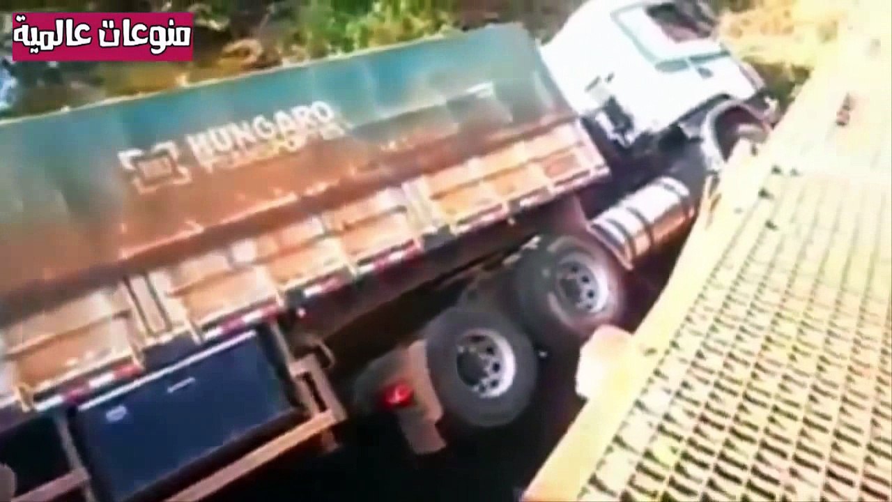 Camera hành trình ghi lại cảnh tai nạn giao thông 15 - Car Accident 15