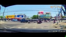 Camera hành trình ghi lại cảnh tai nạn giao thông 20 - Car Accident 20