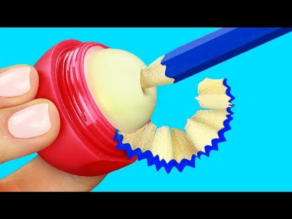 COMO ESCONDER MAQUIAGEM NO MATERIAL ESCOLAR / 12 PEGADINHAS PARA FAZER NA ESCOLA