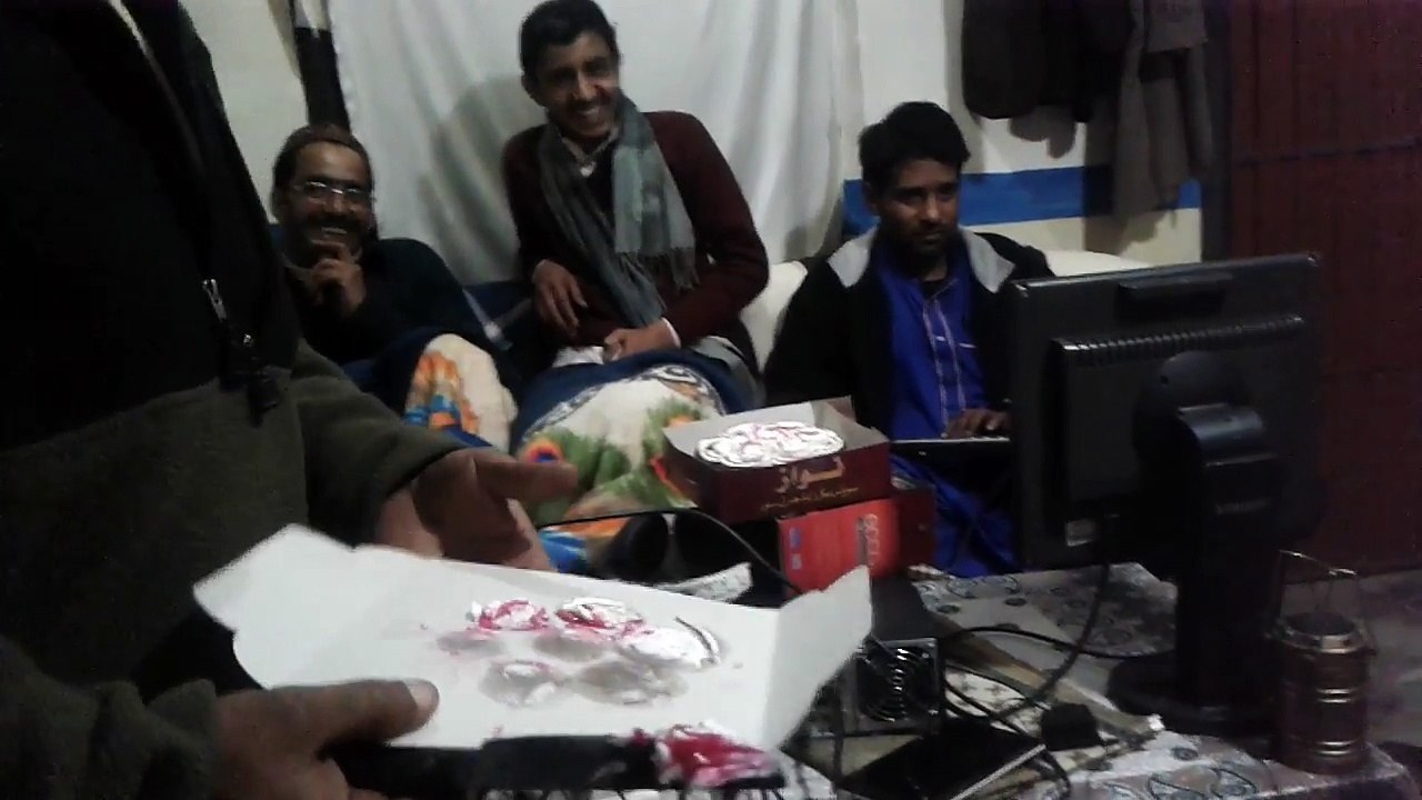(3) by fun masti آذاد کشمیر ٹی وی کے فنکار افراز ساحل کی حرکت چیک کرں ہنس ہنس کے پاگل ہو جاہیں گے آپ - YouTube
