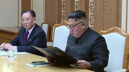 北 매체도 특사단 보도...문 대통령 친서 즉석에서 읽는 김 위원장 / YTN