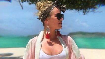 Khloe Kardashian Admits She Has Swimsuit Insecurities