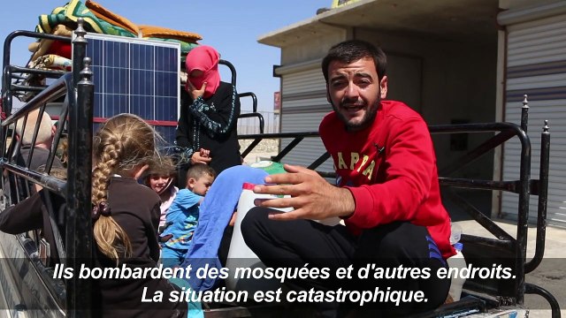 Idleb visée par des frappes, des centaines de civils fuient
