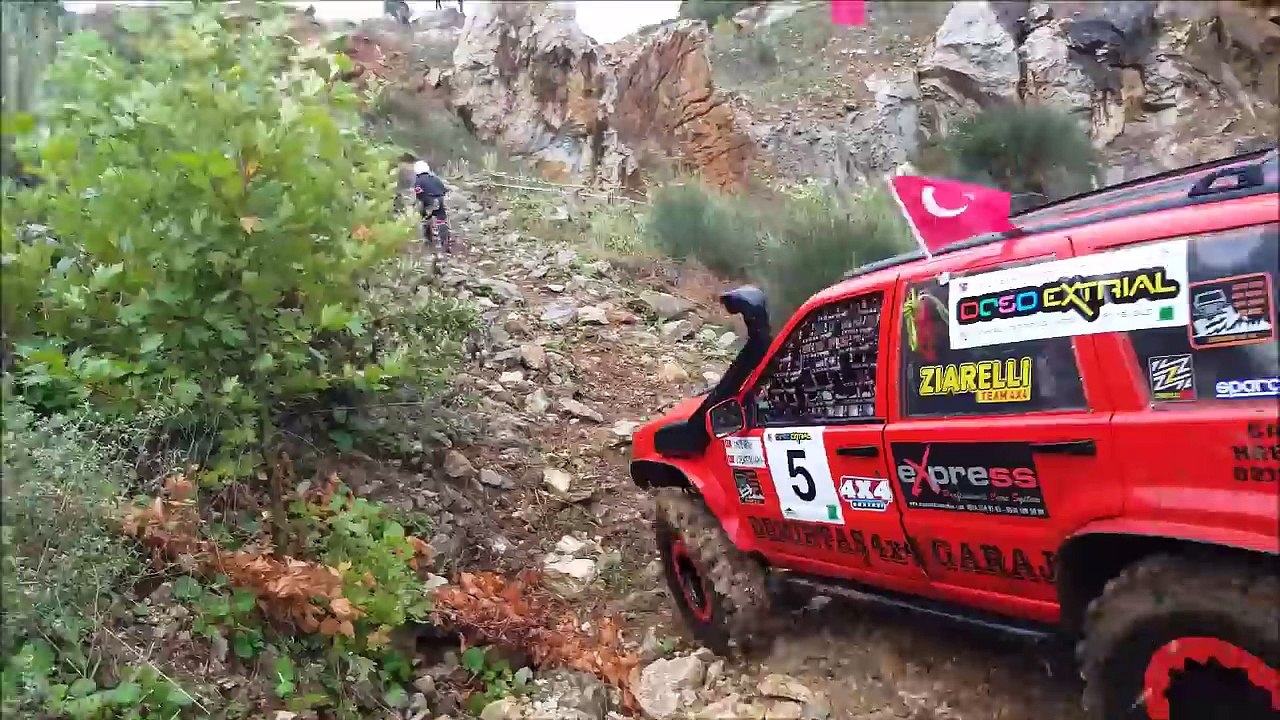 EXTREME OFFROAD---   Jeep Grand Cherokee