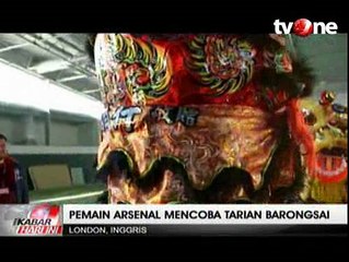 Sambut Imlek, Punggawa Arsenal Bermain Barongsai