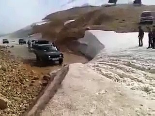 Range Rover Fly On Snow