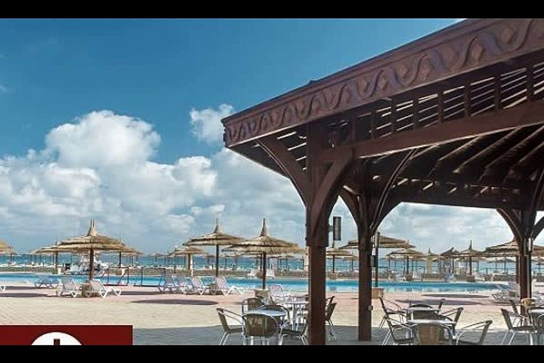 شالية ارضي بحديقة للبيع في بلومار الساحل الشمالي