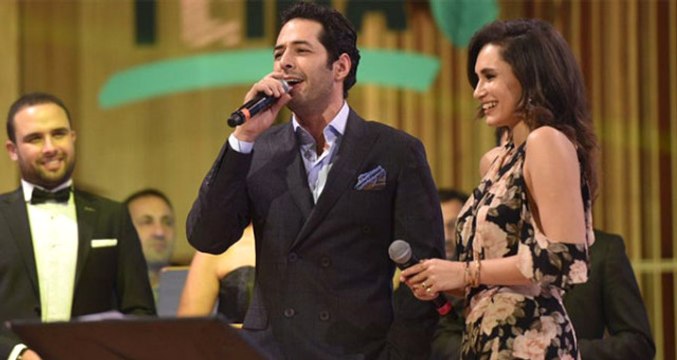 Mert Fırat'la Ayrıldıktan Sonra Zor Günler Geçiren Hande Doğandemir'in Ayak Bileği Kırıldı