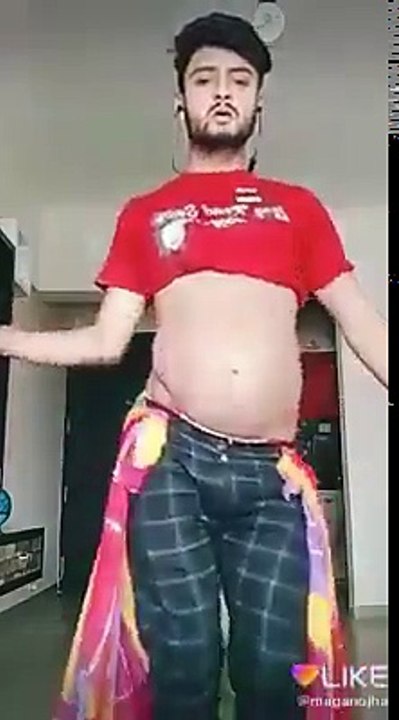 A boy dance on song dilber dilber