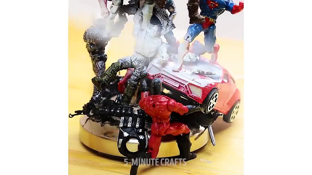 18 ASTUCES VRAIMENT STUPIDES QUI MÉRITENT LES DEUX POUCES EN L'AIR