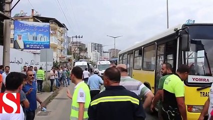 Otobüsün seyir halindeyken ikiye bölünmesi güvenlik kameralarına saniye saniye yansıdı