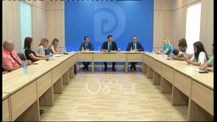 Video herunterladen: Ora News - Basha: Vettingu në politikë është negociuar, Ramës i mbetet vetëm ta votojë pro