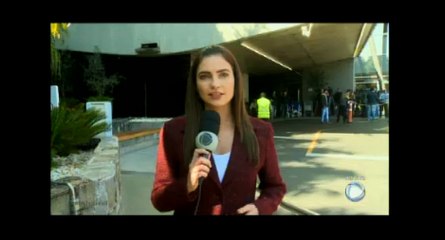 - Set 7, 2018  - Candidato Jair Bolsonaro é transportado para hospital em SP