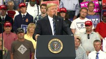 Trump pede que nome de ‘covarde’ seja revelado