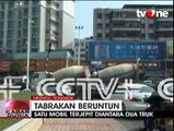 Tabrakan Mengerikan, Mobil Terjepit Dua Truk