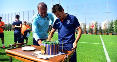 Başakşehir'de Emre Belözoğlu'nun Doğum Günü Kutlandı