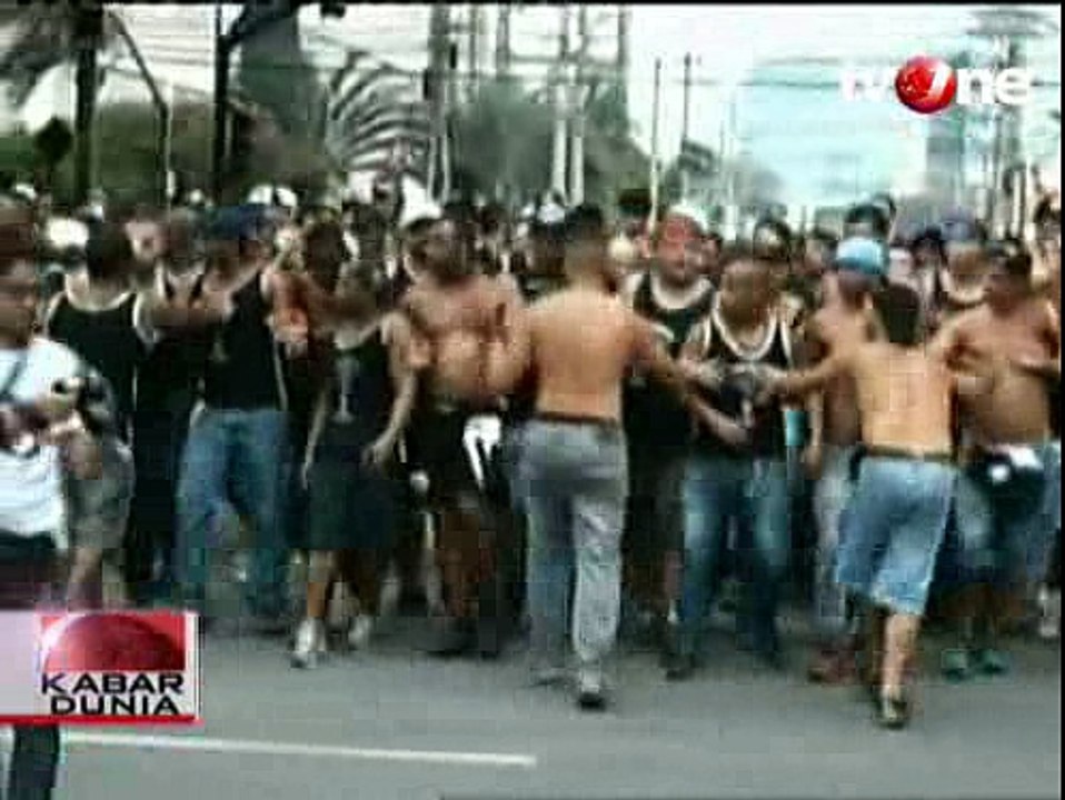 Bentrokan Suporter di Kota Sao Paulo