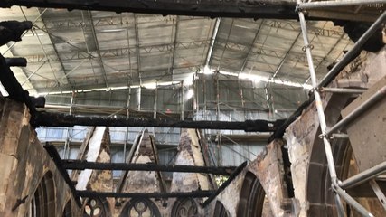 Visite de l’église de Trémel détruite dans un incendie en 2016