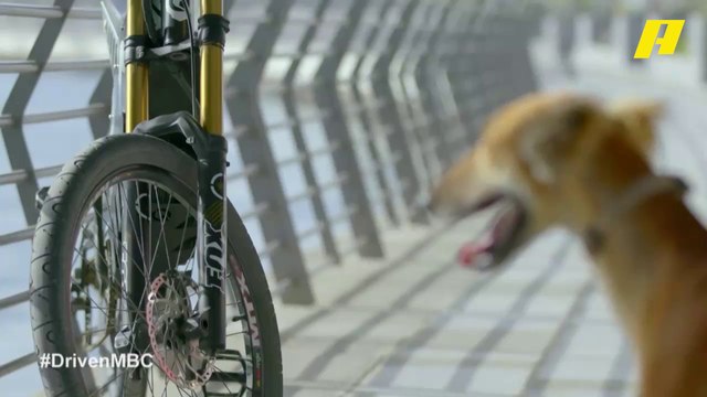 شباب في دبي يبتكرون دراجة هوائية كهربائية.. شاهد قدراتها المذهلة