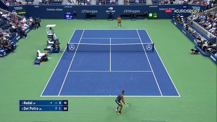 Une grosse brute Del Potro ? Pas du tout, il est aussi adroit dans le petit jeu