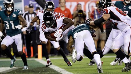 Tevin Coleman dodges defenders for 9-yard TD run