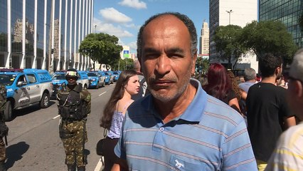 Brasileños condenan ataque contra candidato Bolsonaro