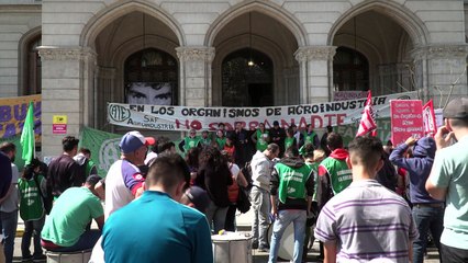 Protestas en Argentina contra la reducción de ministerios