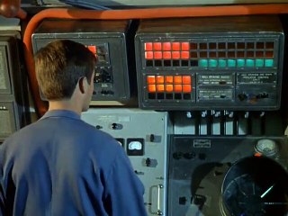 Voyage To The Bottom Of The Sea S04E12 Blow Up