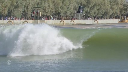 Adrénaline - Surf : Wave by Sally Fitzgibbons