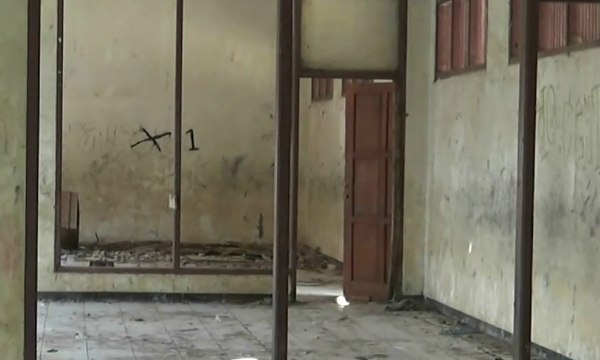 Gedung Sekolah Rusak, Siswa Belajar di Gudang BPBD