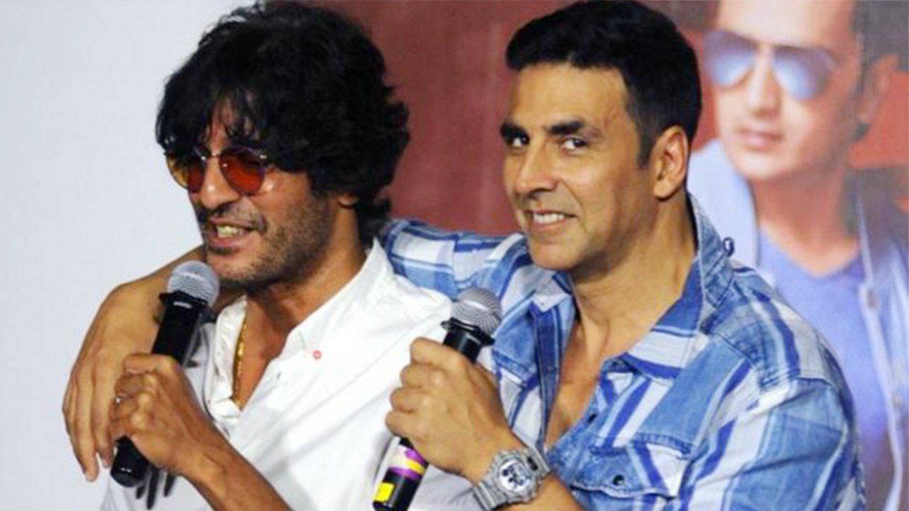 Akshay Kumar is a Big fan of Chunky Pandey; Here's Why | FilmiBeat