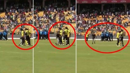 KCC Cricket 2018: ಮ್ಯಾಚ್ ನಂತರ ಓಡಿ ಬಂದು ಸುದೀಪ್ ಕಾಲಿಗೆ ಬಿದ್ದ ಅಭಿಮಾನಿ..! | Oneindia Kannada