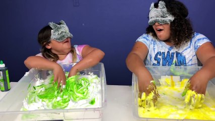 MAKING FLUFFY SLIME BLINDFOLDED