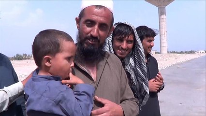 جندي أفغاني يعود لأسرته بعد سنتين من دفنه