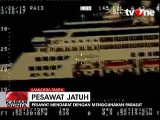 Bahan Bakar Habis, Pesawat Mendarat dengan Parasut